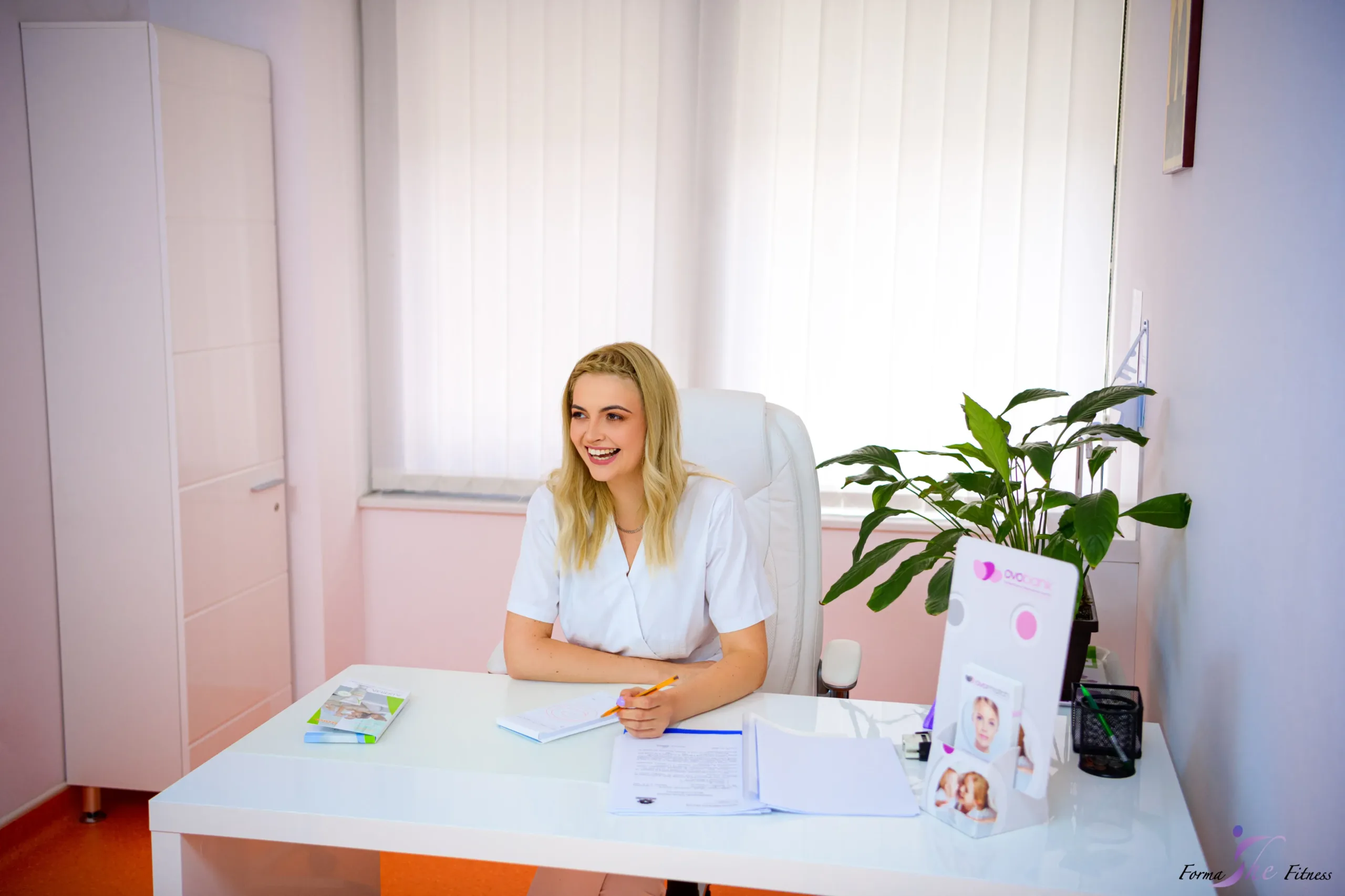 Doctor Oana Calo la birou