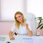 Doctor Oana Calo la birou