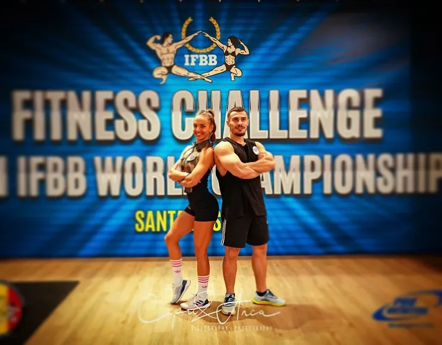 Diana Pivniceru pozand in sala de fitness